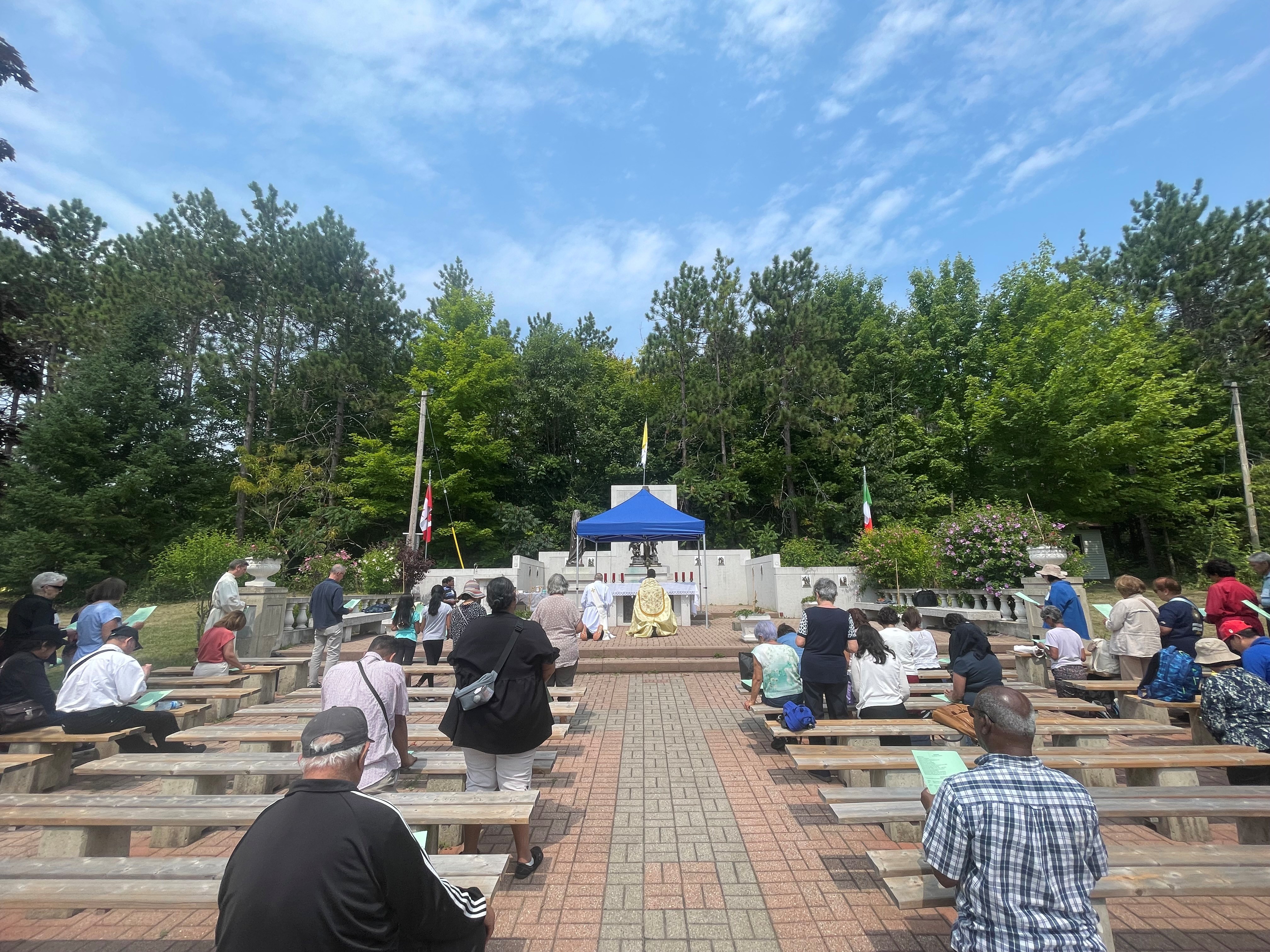 martyrs-shrine-mass-outside